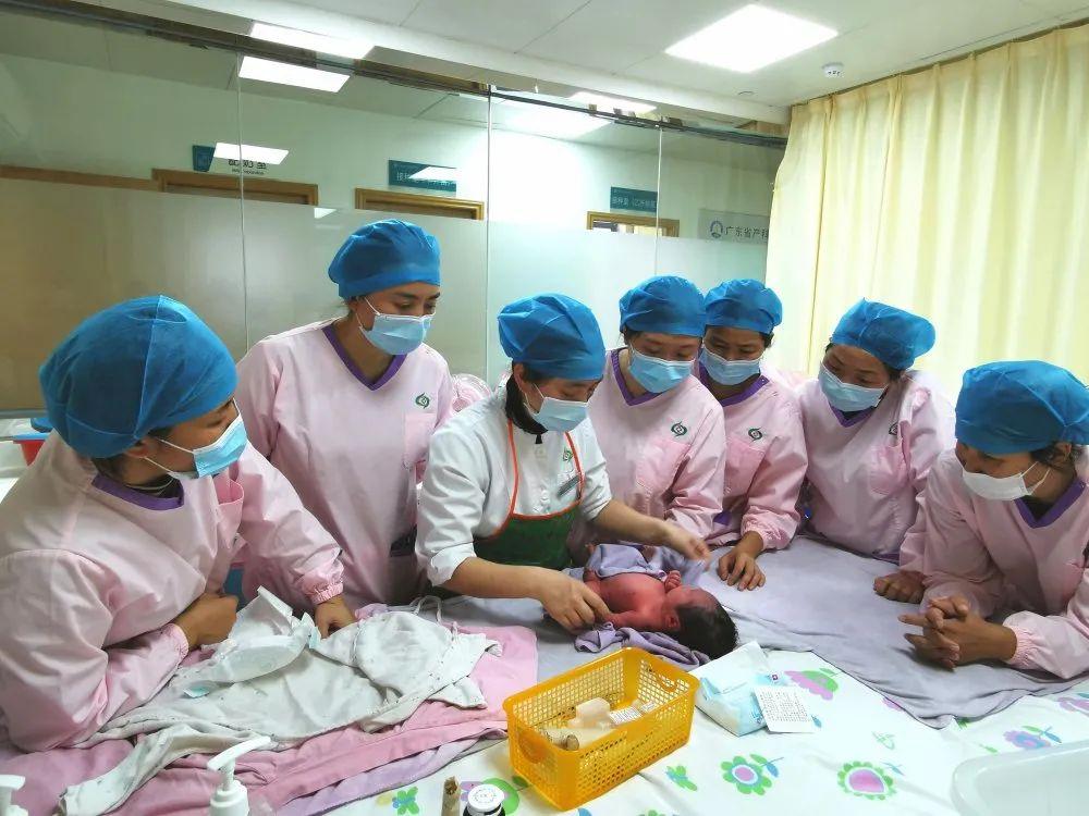 衢州妇婴监护型护送